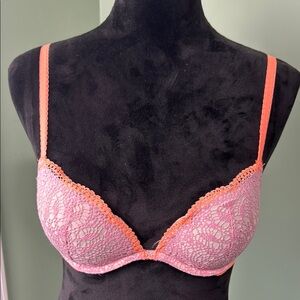 Victoria’s Secret push-up bra 32B
